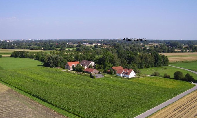 Dachau District House | Gasthaus Mooshäusl