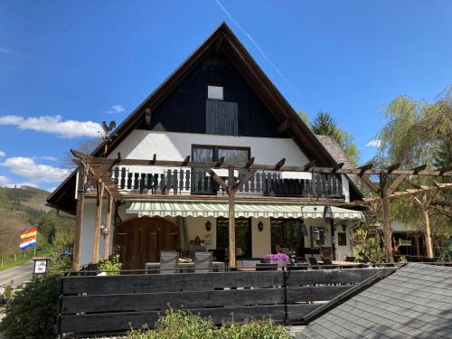 Winkhausen Bed & Breakfast | Gasthof Walhalja