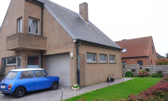 Uitkerke Bed & Breakfast | Gaston welcomes you in a quiet place 5 min from the center and attractions.