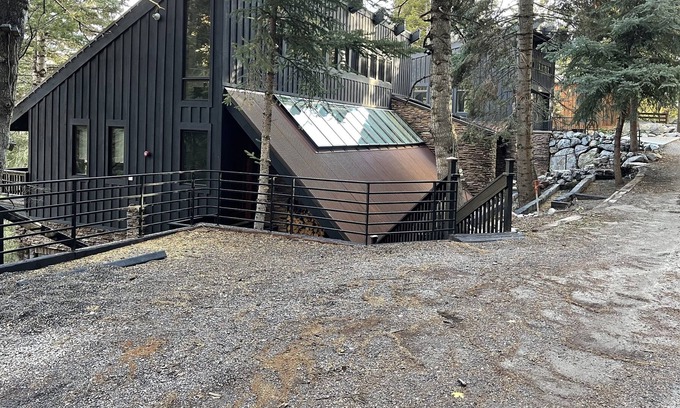 Sundance House | Gated community Black Forest Lodge at Sundance sleeps 20 - 400ft from ski run