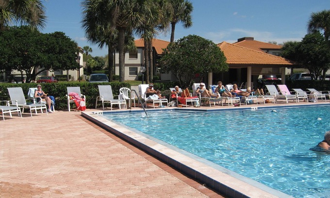Ventura Condo | Gated golf community. Free wifi & Cable. King Bed and Heated pool.