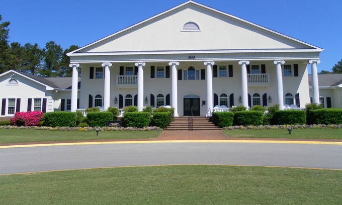 Calabash Condo | Gated golf community; recently renovated and updated; 1st floor convenience