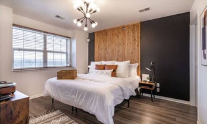 Branson Condo | Gated, Luxe Mid-Century Modern Condo| Walk to golf & pools!
