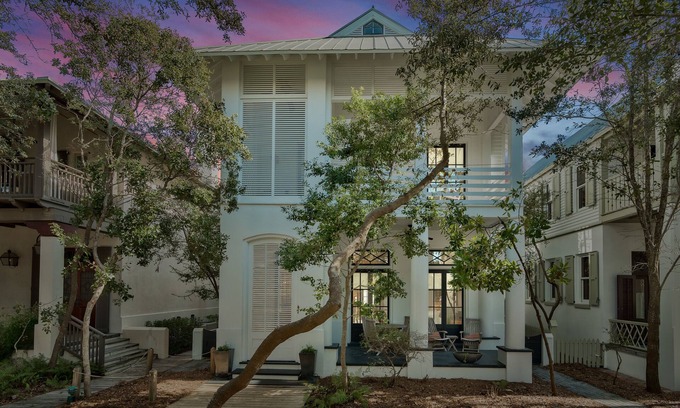 Rosemary Beach House | Gates Cottage - Rosemary Beach, Bikes, Minutes to Beach, Seconds to Pool