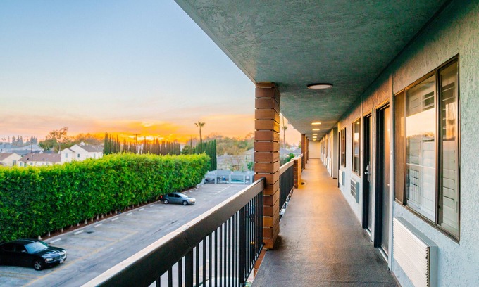 Gardena Hotel | Gateway Inn Gardena