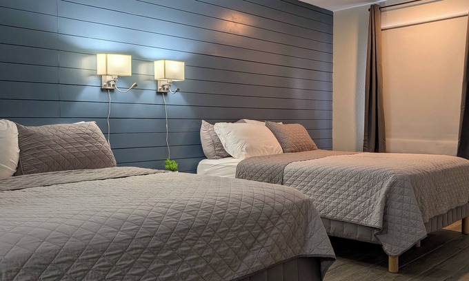 Lake City Hotel | Gateway Inn