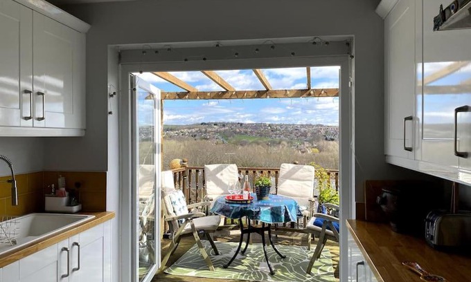 Portslade House | Gateway to the South Downs Near Brighton