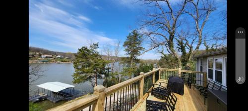Warsaw Villa | Gatliff Getaway