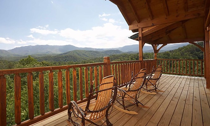 Gatlinburg Cabin | Gatlinburg - Dreams Come True - 5 Bedrooms - Sleeps 19