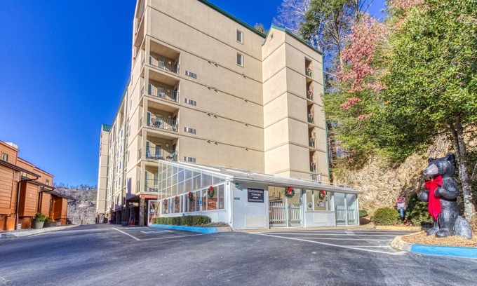 Gatlinburg Condo | Gatlinburg Towers Condo Unit 501 - Great Location! Close to Town!