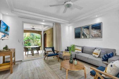 Tamarindo House | Gav4 New Condo in Location Walkable to Beach