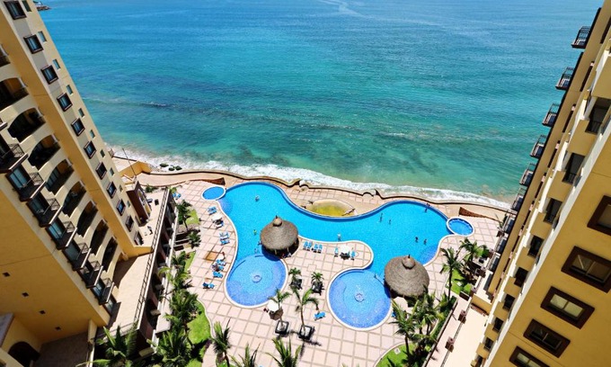 Marina Mazatlan Apartment | GAVIAS GRAND MAZATLAN APT. 1415