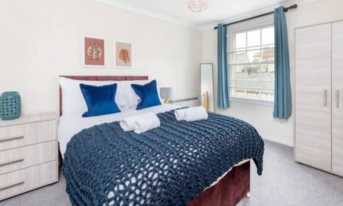 Bath Apartment | Beautiful Central 1-Bed Apartment!! ££Deals on now