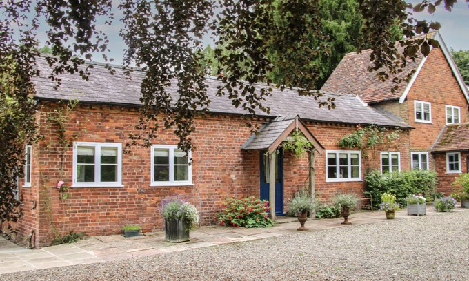 Ludwel Cottage | Cabin ∙ 2 bedrooms ∙ 4 guests