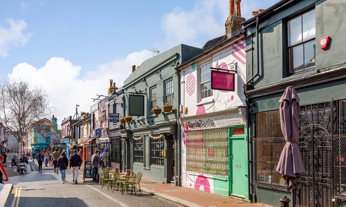 Brighton City Centre Apartment | Trendy Central 1 Bed Flat with Roof Terrace