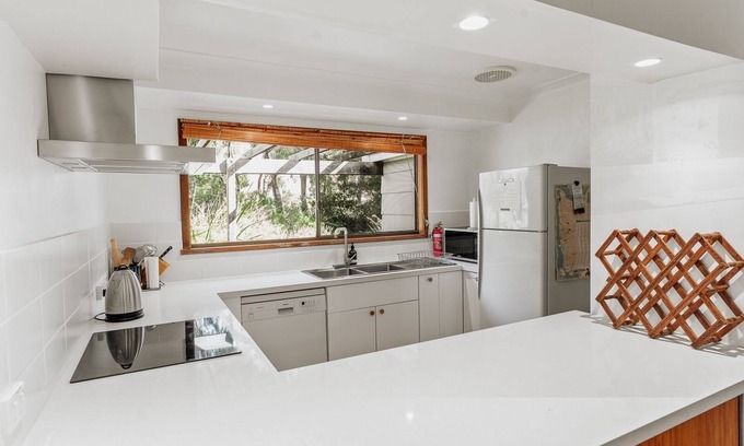 Eagle Bay House | Gecko Beach House - cosy cottage 5 min walk to stunning Eagle Bay beach
