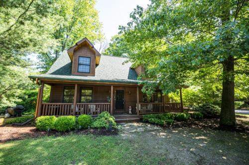 Saugatuck House | Gecko Getaway - Great cabin getaway - private hot tub - community pool