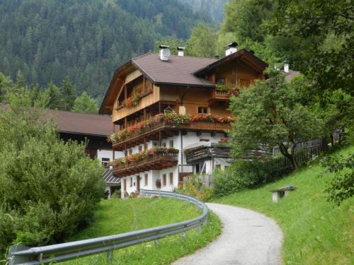 Luson Apartment | Gedrarzerhof