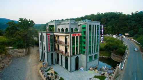 Tkibuli Hotel | Gelati Tower