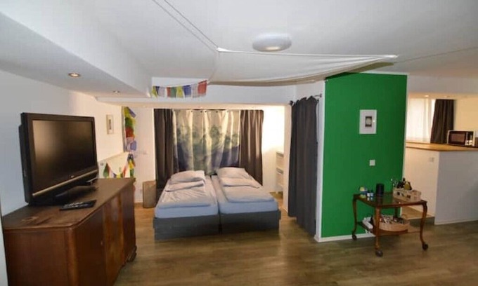 Mitte Apartment | Gemütlich Zentrale Souterraint Wohnung 65qm