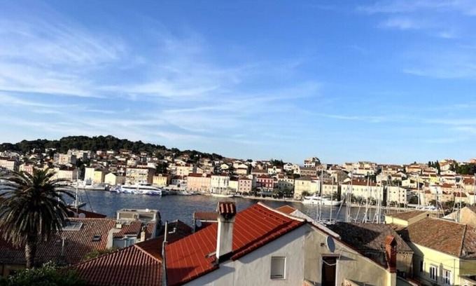 Cove Murtar Apartment | Gemütliche Apartment Enolabee mit Meerblick, Terasse, Balkon und Privatparking.