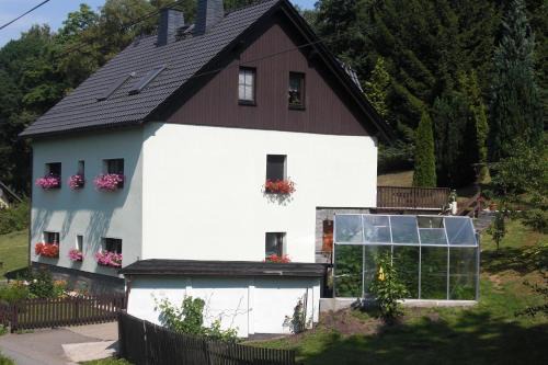 Stollberg/Erzgeb. Apartment | Gemütliche Ferienwohnung In Stollberg Im Erzgebirge Mit Kleiner Terrasse