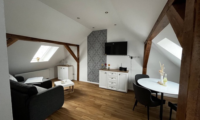 Plattenburg Apartment | Gemütliche Landhaus-ferienwohnung mit Direktem Wasserzugang in Groß Leppin
