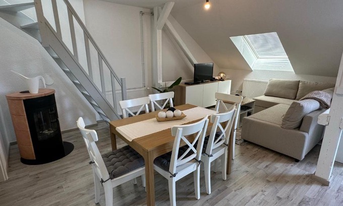 Ilversgehofen Apartment | Gemütliche neurenovierte Dachgeschosswohnung