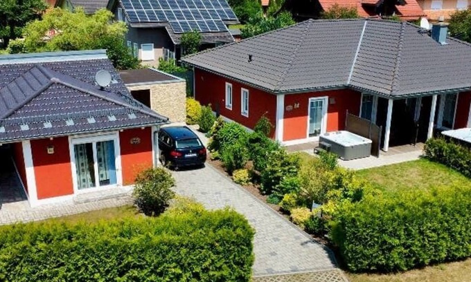 Wackersdorf Apartment | Gemütlicher Bungalow 75 m2 für bis zu 6 Personen