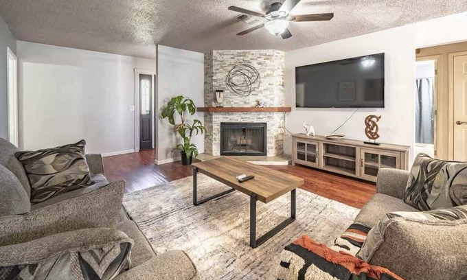 Lubbock House | Geneva's House - 3BR/2BA - Family Friendly