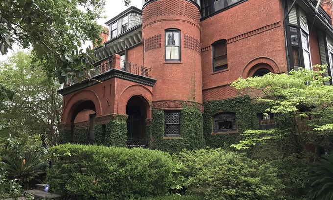 Historic Downtown Savannah Apartment | George Baldwin House Garden Apartment