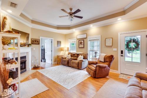 Valdosta House | Georgia Countryside Home 3 Mi to Wild Adventures!