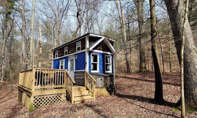 Suches Cabin | Georgia Glamping Escape for Two in this Lovely Tiny House in Suches