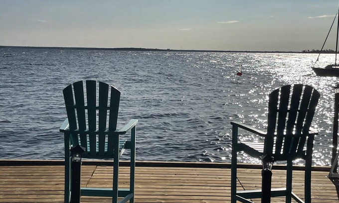 Penetanguishene House | Georgian bay beach house: