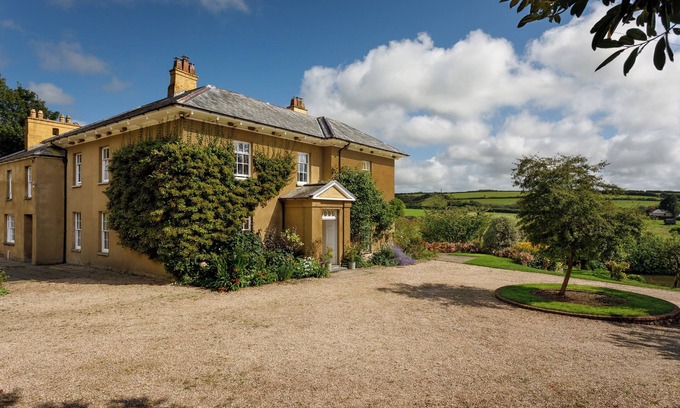 Kentisbury House | Georgian Country House Secluded in 4 Acres, Hot Tubs & 8 Large En-Suite Bedrooms