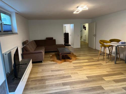 Widdersdorf Apartment | Geräumige Unterkunft auch familienfreundlich bis 4 Personen Köln