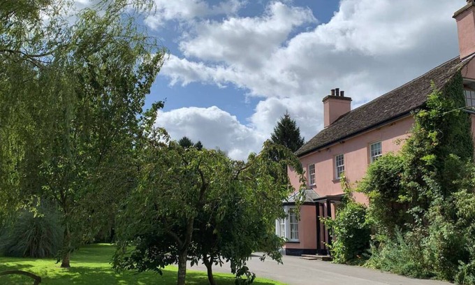 Talybont-on-Usk House | Ger y Wysg Farmhouse