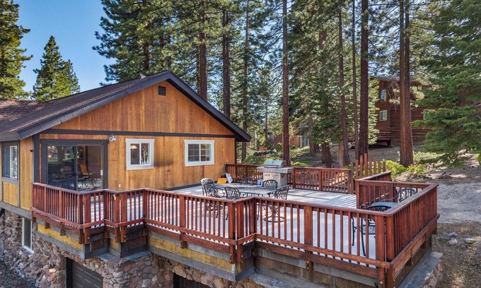 Incline Village Cottage | Geraldine Drive by Avantstay Hot Tub, Views, Walk to Trails + Game Room