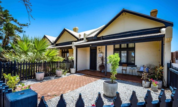 Geraldton Apartment | Geraldton City Stay Cottage on Sanford