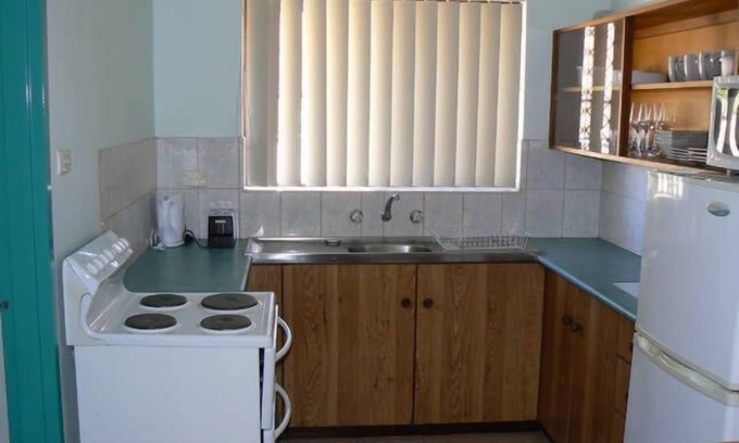 Beresford Apartment | Geraldton Holiday Unit With WIFI and free Internet Movies