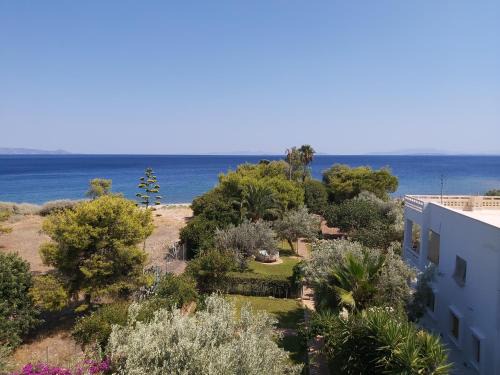 Kineta Apartment | Geranium Villa by the sea