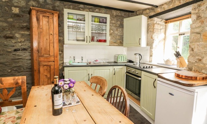 Llandysul Cottage | GERLAN, pet friendly, character holiday cottage in Newcastle Emlyn