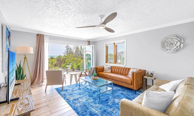 Siesta Key Apartment | Gertrude Siesta | Oceanview Penthouse, 12 Steps to Beach, 4min Trolley to Village, Free Gear!