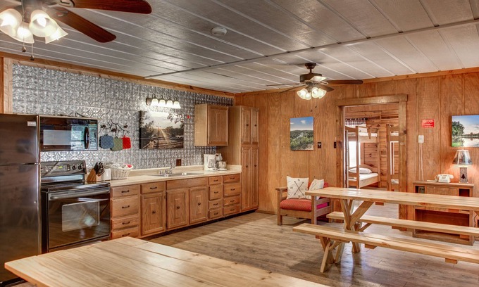 Hunt House | Get away at Mo-Ranch!