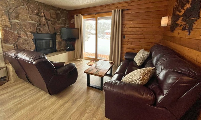 Clark House | Get away from it all with modern conveniences! Pet friendly with hot tub!