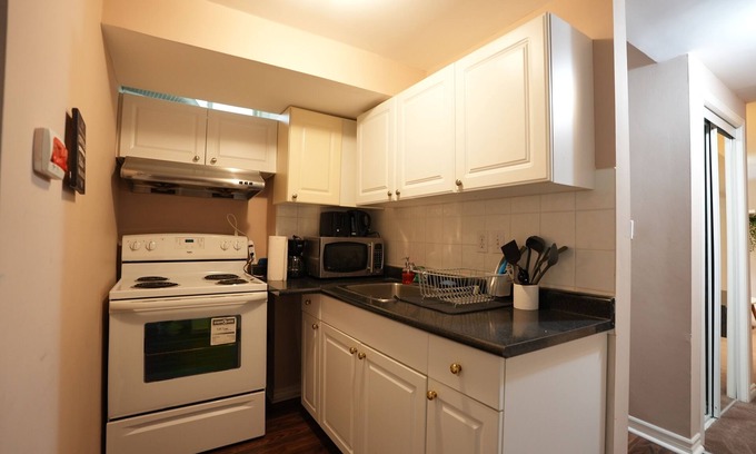 Richmond Hill House | Get Cozy and Comfortable at Our Fully Furnished Basement Suite!