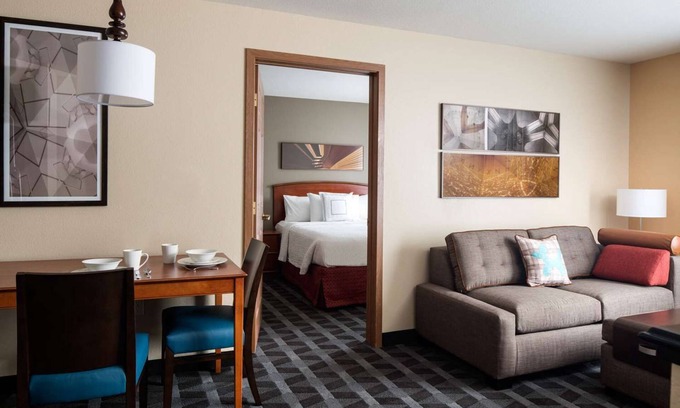 Renton Hotel | Get Ready for a Blissful Getaway! Near Gene Coulon Memorial Beach Park