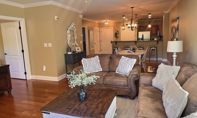 Gatlinburg Condo | Get your vacations booked now, days are filling up fast! Downtown Gatlinburg