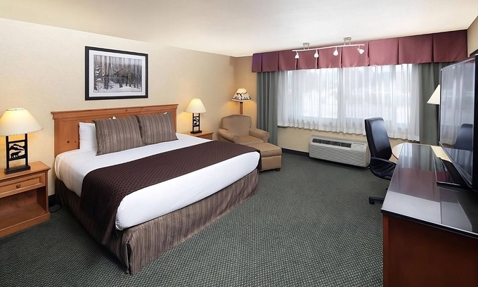 Kalispell Hotel | Getaway Weekend Trip! Pet-friendly, Indoor Pool, Quick Drive to Conrad Mansion!