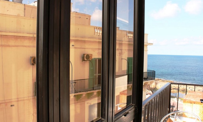 Sliema Apartment | GetawaysMalta - Fleur 3-bedroom Apartment in Sliema